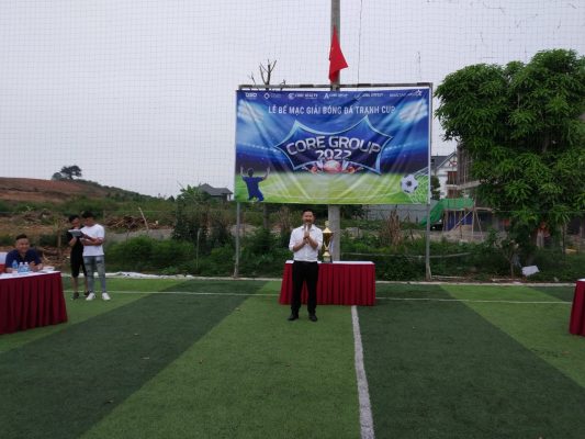 Ông Nguyễn Văn Dương - CEO Core Group phát biểu tại Lễ Bế mạc Giải bóng đá nam tranh cúp Core Group 2022 lần thứ V